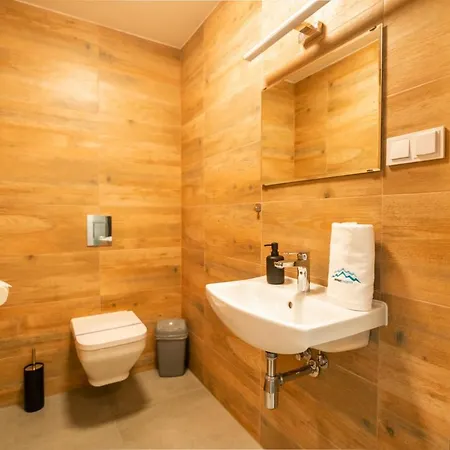 Invest Centrum Park 18 *